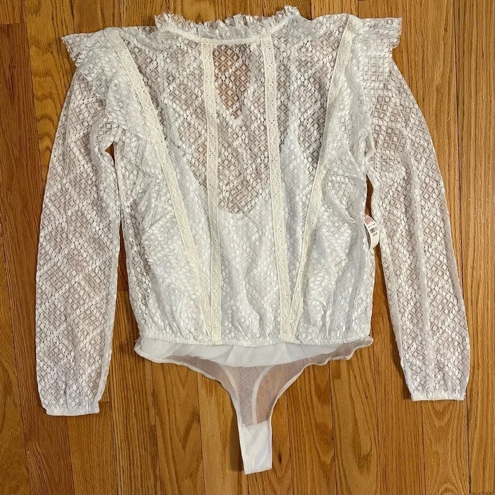 Free People Goldie Lace Ruffle Long Sleeve Bodysuit Medium White new tags